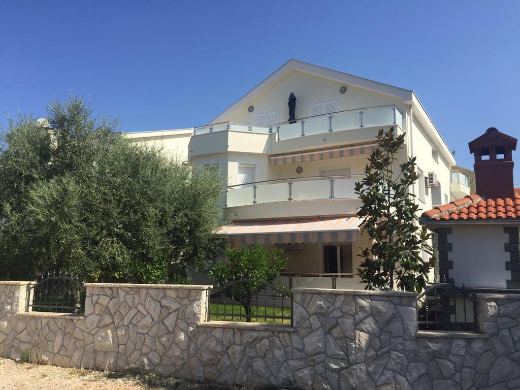 Apartments Dumancic Biograd Na Moru Bagian luar foto