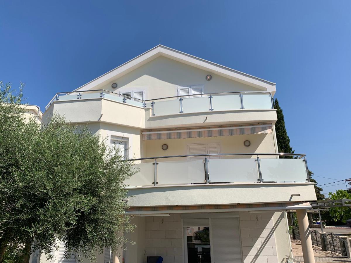 Apartments Dumancic Biograd Na Moru Bagian luar foto