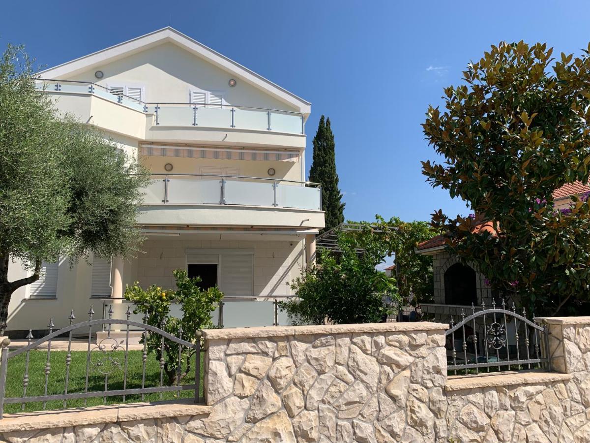 Apartments Dumancic Biograd Na Moru Bagian luar foto