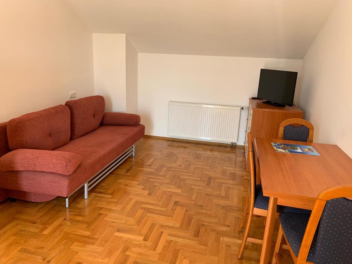 Apartments Dumancic Biograd Na Moru Bagian luar foto