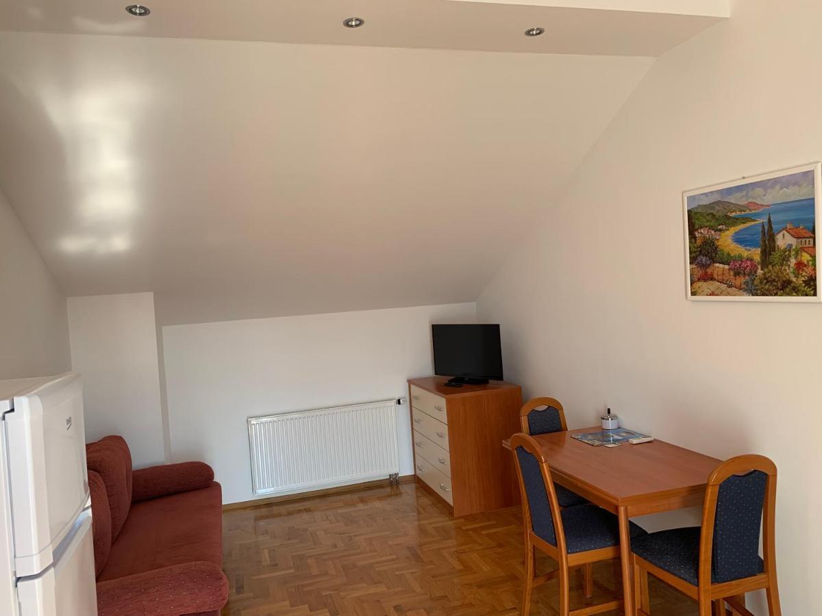 Apartments Dumancic Biograd Na Moru Bagian luar foto