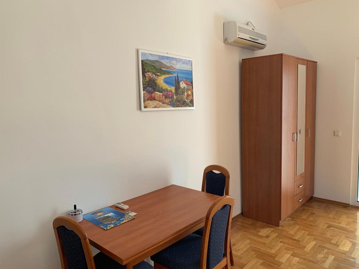 Apartments Dumancic Biograd Na Moru Bagian luar foto