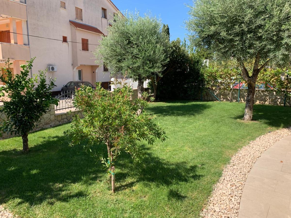 Apartments Dumancic Biograd Na Moru Bagian luar foto
